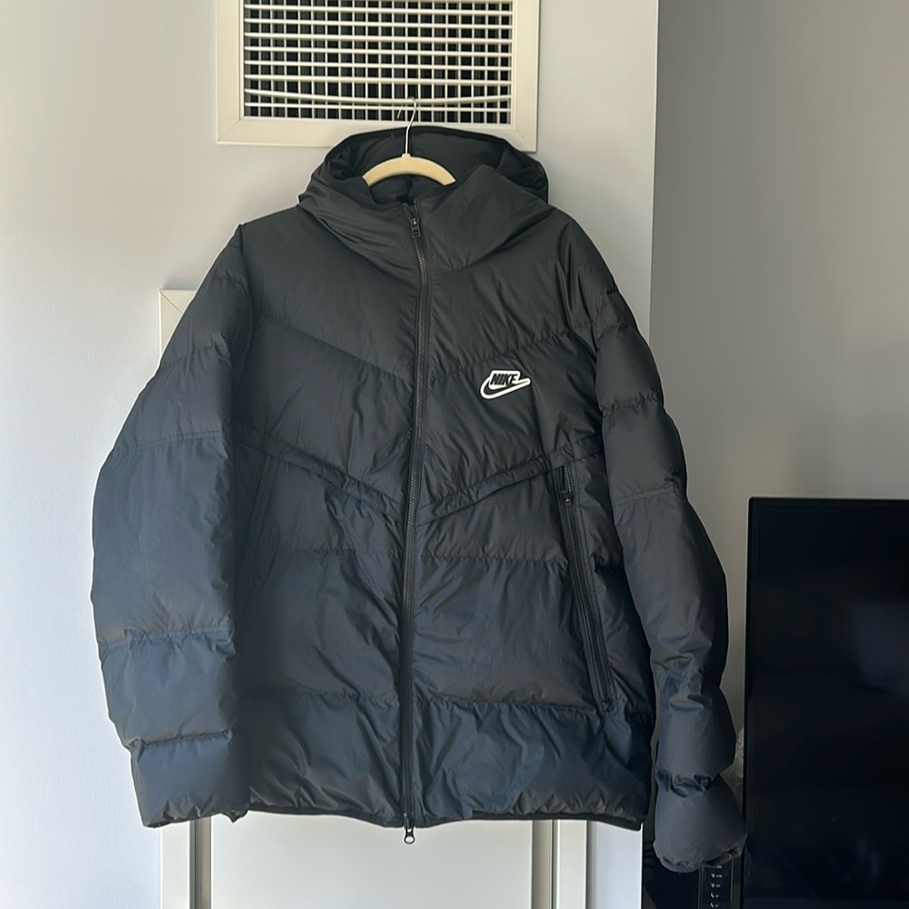 Nike SF Water Resistant PL Filled Hooded Jacket